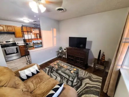 Central Stay! Near UK/Downtown/Campus.