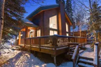 The Retreat@ the Cottages-tucked in towering pines