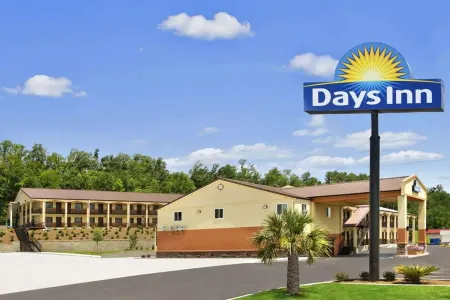 Days Inn & Suites by Wyndham Gonzales TX Отели в г. Гонзалес