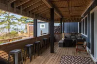 Waterfront Treasure - Main WIE House