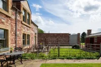 A beautiful cottage with a homely feel and flexible sleeping arrangements Hotels in Greenlaw