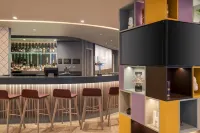 Hampton by Hilton Bath City - bar