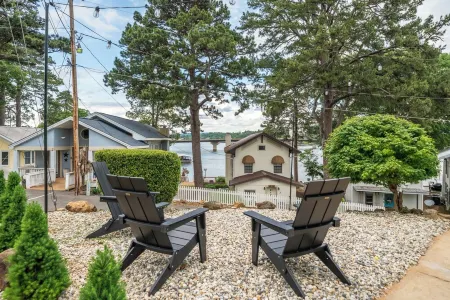 The Hangout @ Kleinshore Resort