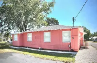 Freshly renovated 2-bedroom house in beautiful Bradenton with WiFi, AC Hotels in der Nähe von West Gate