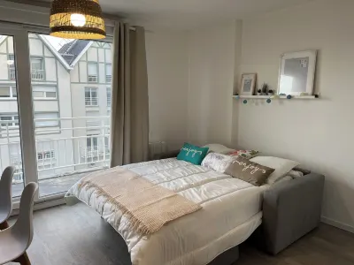 Studio Rénové à 30 Mètre de la Plage, 300 Mètre du Centre Ville 4 Couchages Hôtels à proximité de : Le carrousel de l'esplanade de Berck