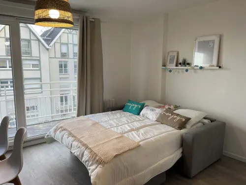 Studio Rénové à 30 Mètre de la Plage, 300 Mètre du Centre Ville 4 Couchages