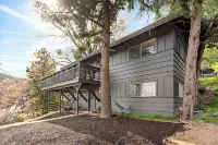 Charming 3-bedroom house in Crestline with WiFi and AC