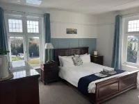 Gwyndra House B&B Hotels in Treverbyn