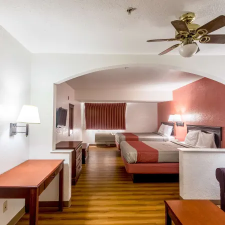 Motel 6 Oklahoma City, OK Отели рядом с достопримечательностью «Пенн Сквер Молл»