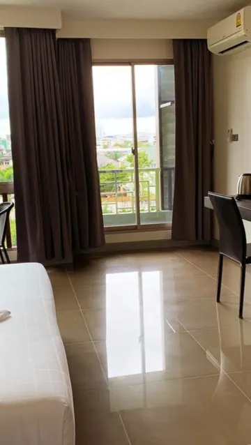 ห้องดีลักซ์พร้อมระเบียง(เตียงคิงไซส์)