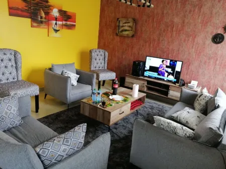 Yurana Resort Kenya Отели в г. Olooloitikosh