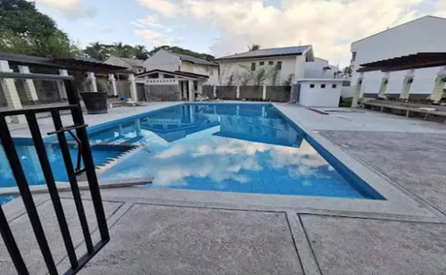 Cozy Holiday Home in San Pablo City for Groups of 8-10 - บังกะโล