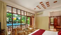 Beach and Lake Ayurvedic Resort, Kovalam