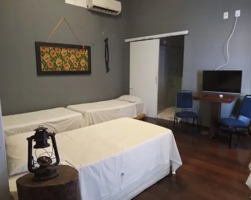 Americo Pousada e Hostel Hoteles cerca de Pedra da Memória