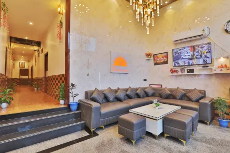 Hotel the Ramay Palace