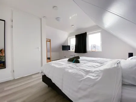 Lakeview Villa with Swimming and Fishing Pier