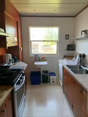 Vancouver Backpacker House