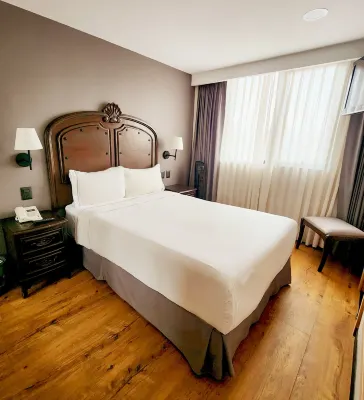 Canada Central & Rooftop Hotels near Historic center of Mexico City