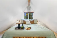 Blue Canyon Hotels near Swift Travel Center