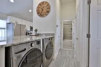 Rutland's Hidden Gem: 2 Br/1ba Renovated Home Close to Everything 2 Bedroom Home - Homestays