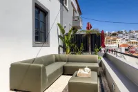 Queen of the bay pearl of carvoeiro