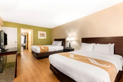 Quality Inn & Suites Orlando Airport Hotels in Belle Isle