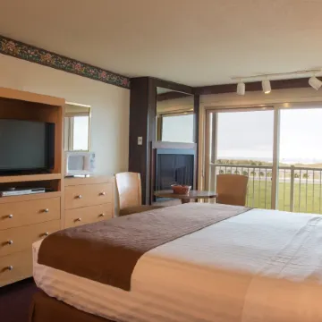 Hi Tide Oceanfront Inn