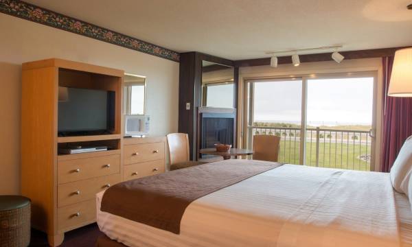Hi Tide Oceanfront Inn