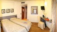 Villa Bregana Hotel Hotel in zona Oratorio di Abbiate Guazzone