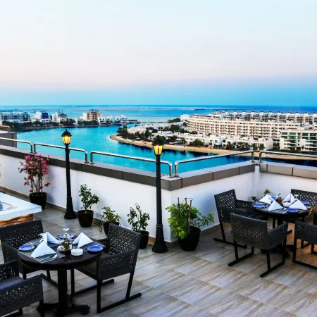 Ramada Hotel & Suites by Wyndham Amwaj Islands Manama