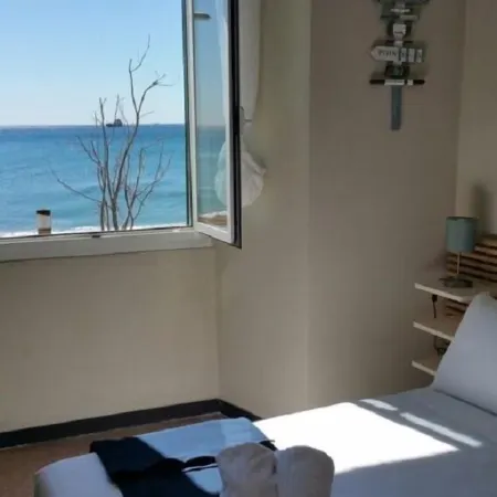 Luna Rooms