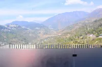 Justa Birding Resort & Spa - Best Dhauladhar View Resort - Bergblick