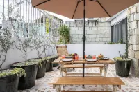 Rooftop Hot Tub! 3 Levels, 5Bedroom in Villa Noria Các khách sạn ở 