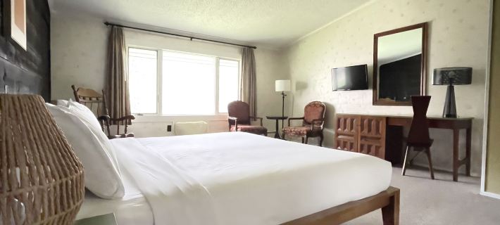 Toll Road Inn Hotels in Bennington County