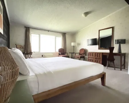 Toll Road Inn Hotels in Bennington County