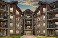 Amazing 3Br Condo | Heated Pool & Hot Tub | Hm Theatre | Fire Table | Pool Table