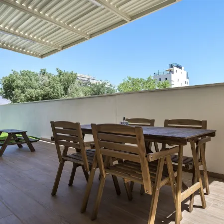 Melony Apartment