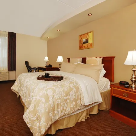 Plaza Inn & Suites