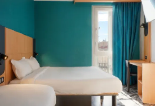 โรงแรม B&B Marseille Centre Vieux Port