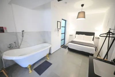 Suites in the Galilee Hotel di 