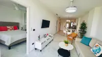 Luxury Apartment with Pool and Golf View