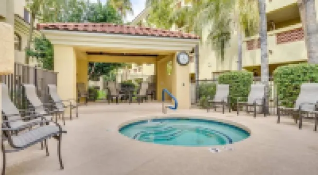 Executive 2 Bdrm Condo in the Heart of Biltmore!