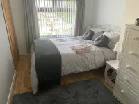 House - Sleeps 4 with Cozy Fireplace Hotels in Larne