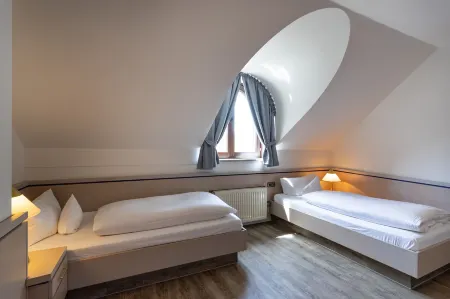 Hotel Heide Kröpke Отели в г. Хадемсторф