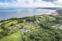 St Helens Apartment 2 - Short Walk to Beach Hotels in Amroth