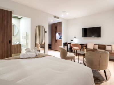 One Two Four - Hotel & Spa