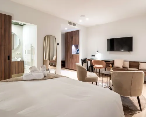 One Two Four - Hotel & Spa Hotels near St. Peter's Square
