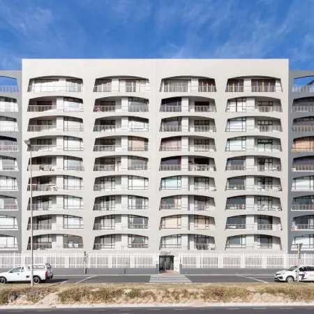 Beachfront 3Br Ocean Views BBQ Balcony by Ctha