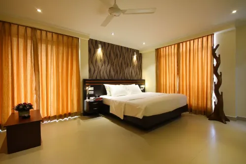 Splendid Holiday Guest House - Condos