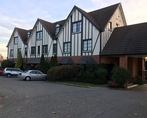 Albury Manor House Hotels in Albury